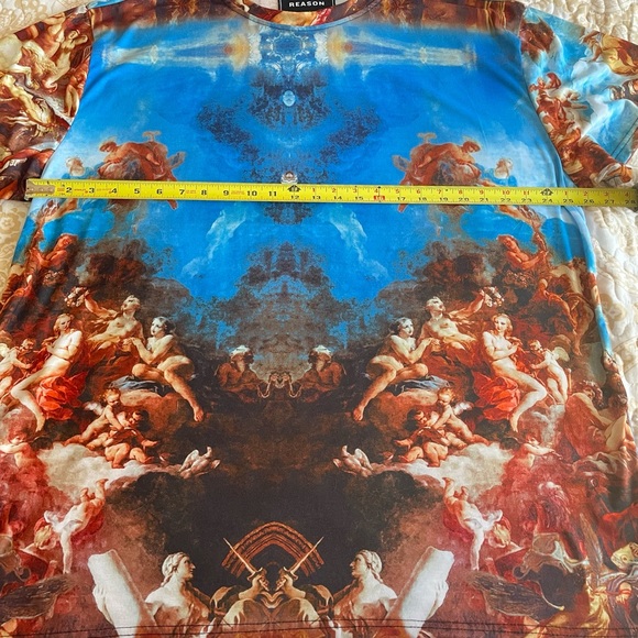 Two  Sided Artistic Graphic Tee - Picture 3 of 10